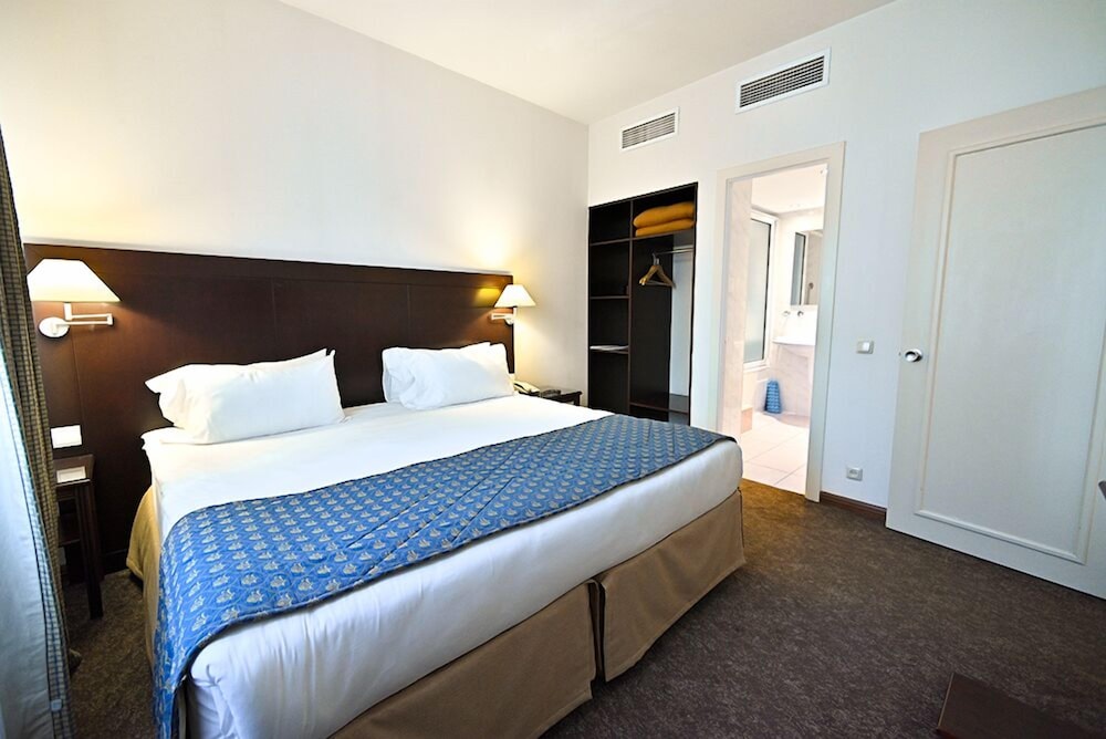 EUROPE HOTEL 15/55