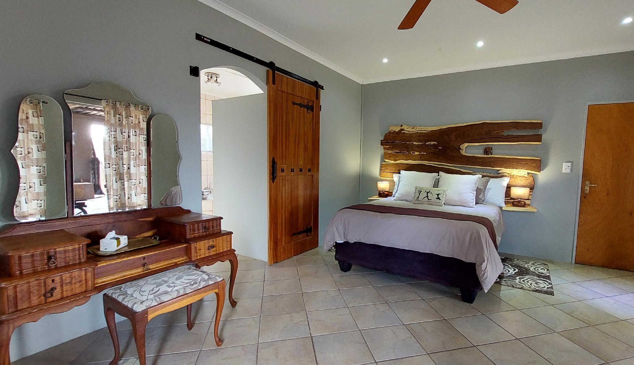 Phomola Manor 2/19