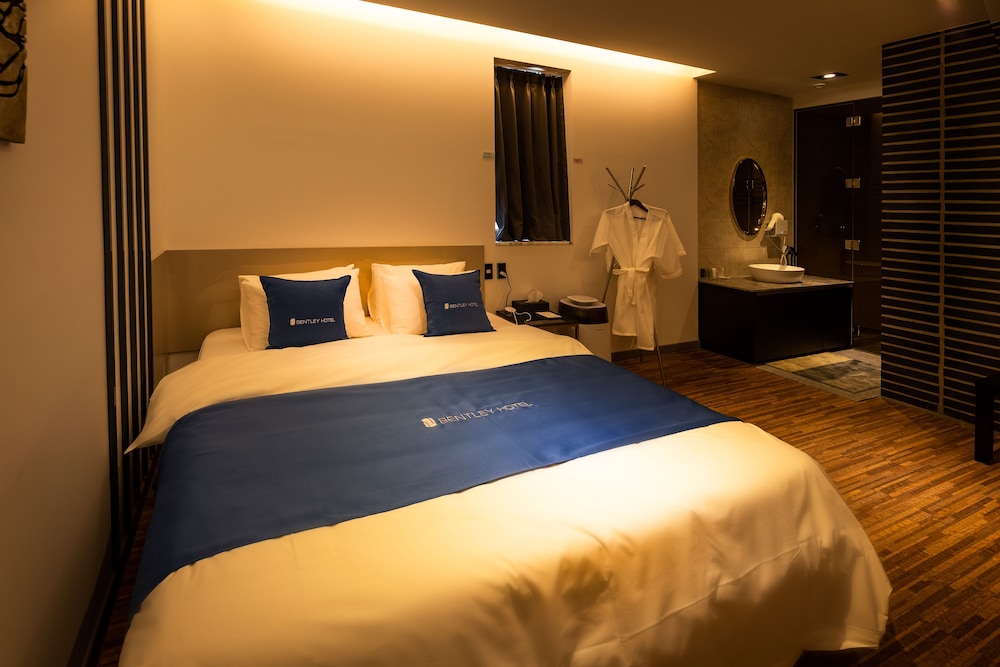 Hotel Bentley 14/57