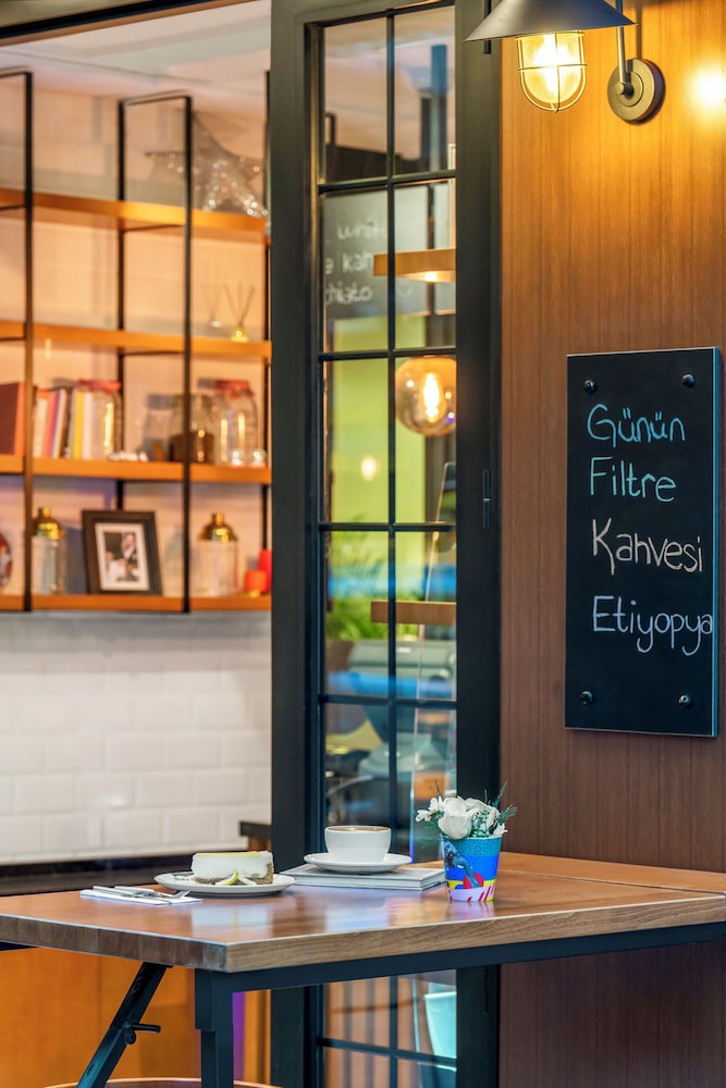 Ibis Istanbul Zeytinburnu 18/60