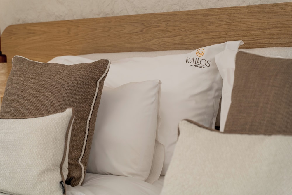 Kallos of Mykonos 19/50