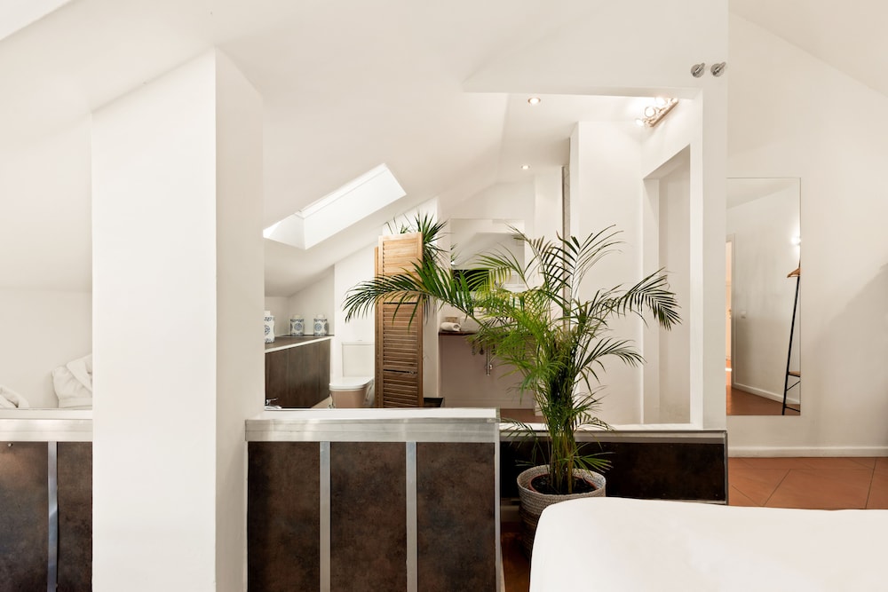 Molo 44 Suites Puerto Banus 9/85