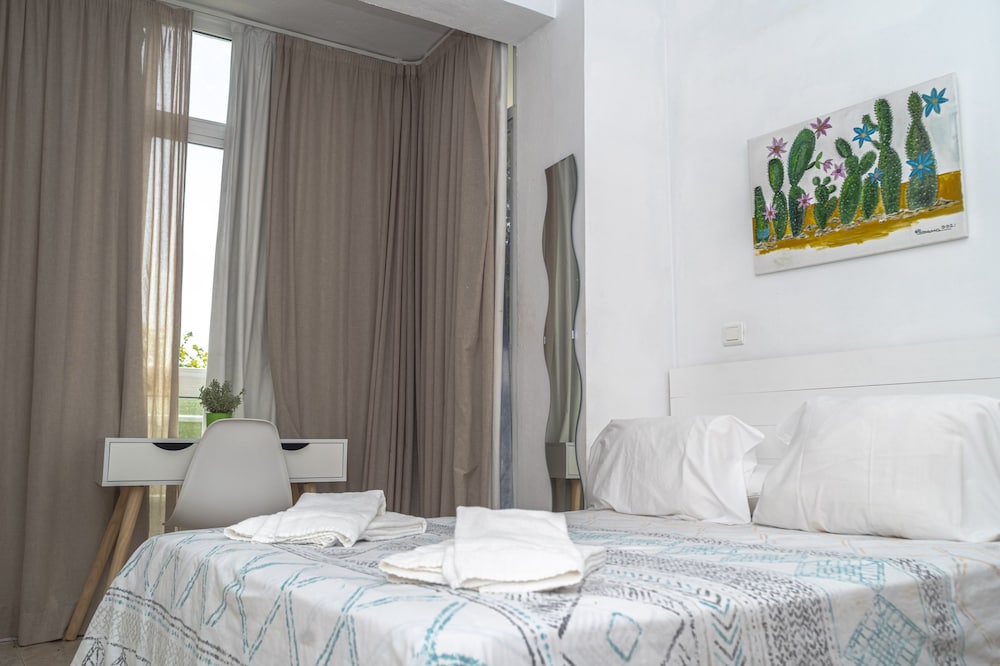 La Moraga De Poniente Malaga Hostel 19/71