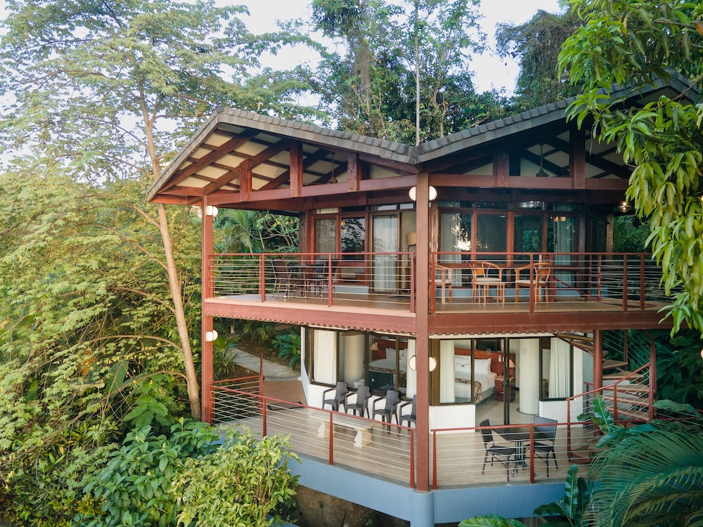 Tulemar Resort 6/77