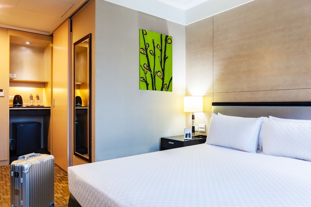 Pacific Business Hotel 23/70