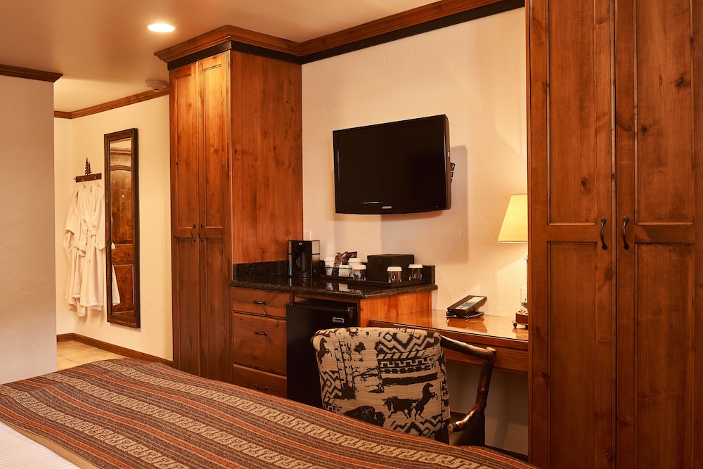 Parkway Inn 20/64