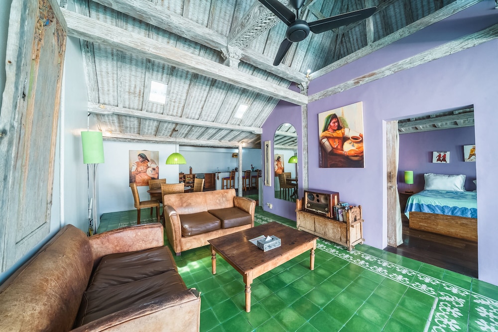Villa West 21/28