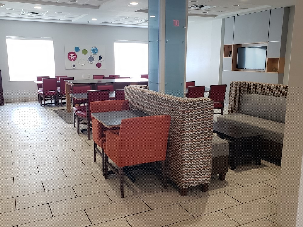 Holiday Inn Express Hotel Suites San Angelo 51/58