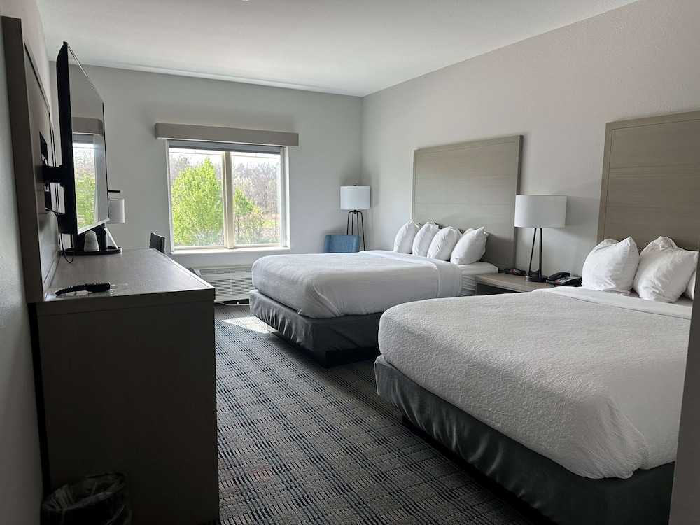 Standard, 2 Queen Beds