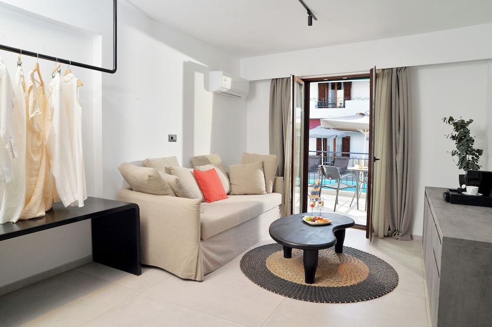 Yianna Hotel 35/51