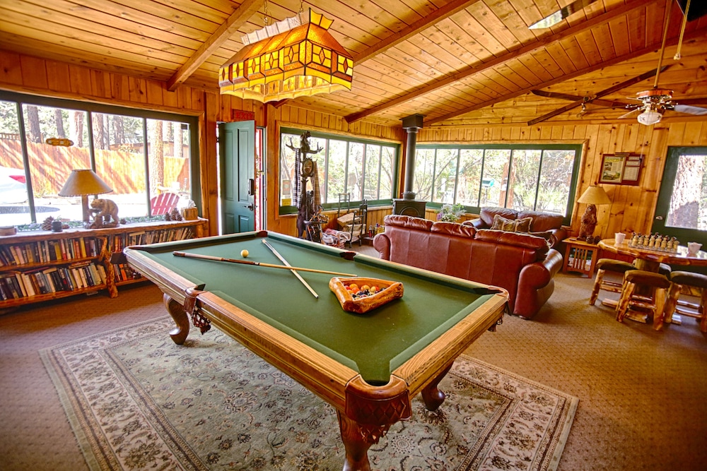 Gold Mountain Manor 23/48