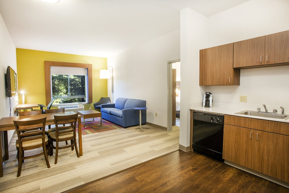 Holiday Inn Express Bethlehem Airport Allentown Area 66/80