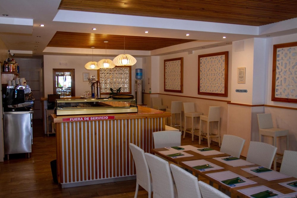 Hotel Almadrabeta 36/50