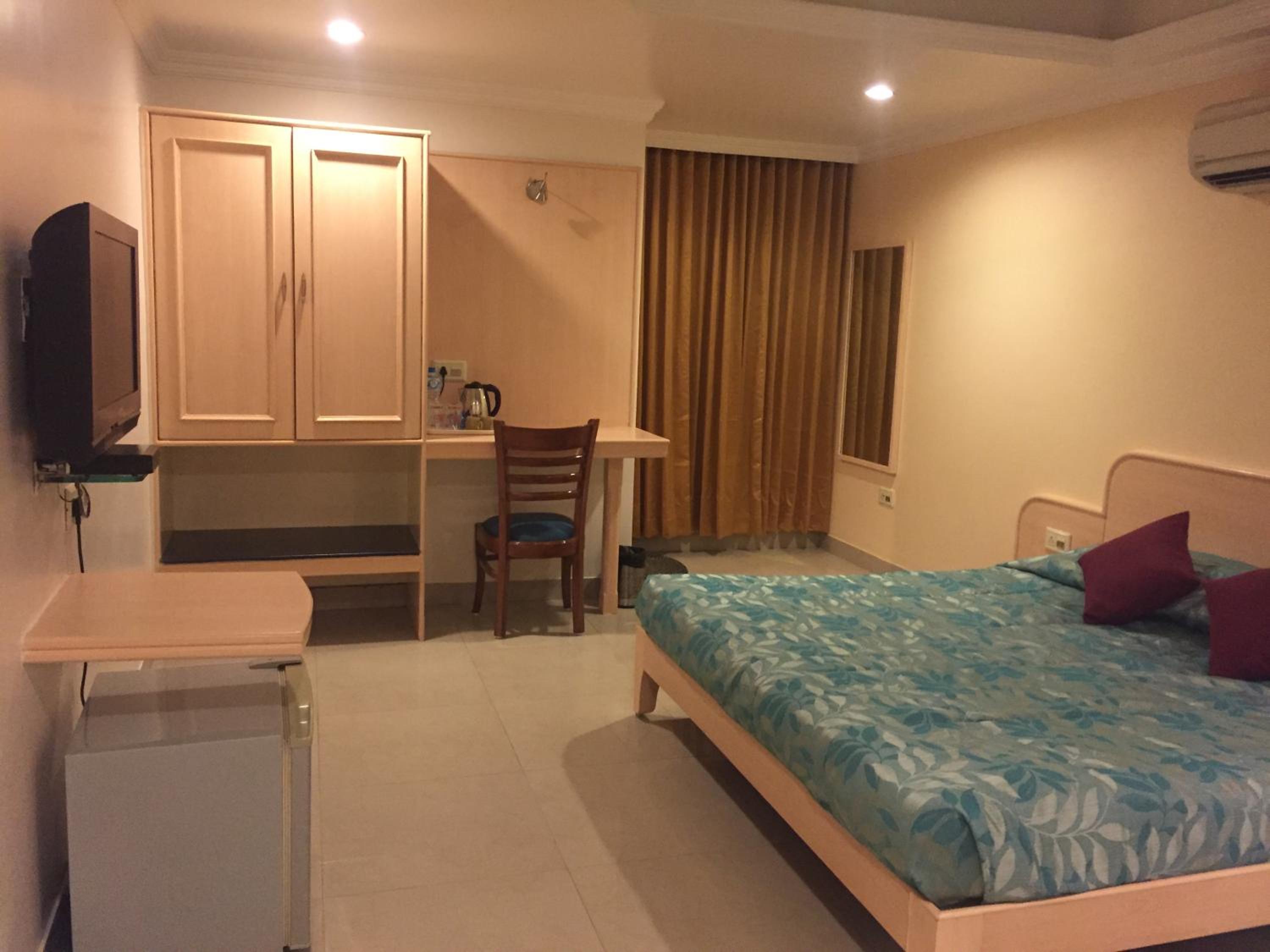 Hotel Sarthak 11/36