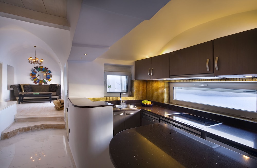Hyperion Oia Suites 8/45