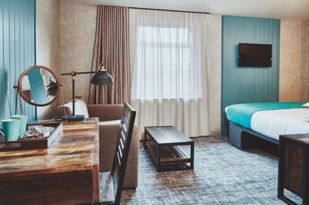 ROOM, TRIPLE