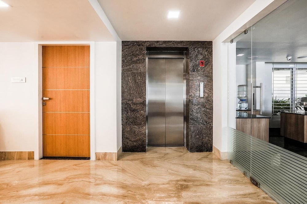 The Avenue Suites 33/49