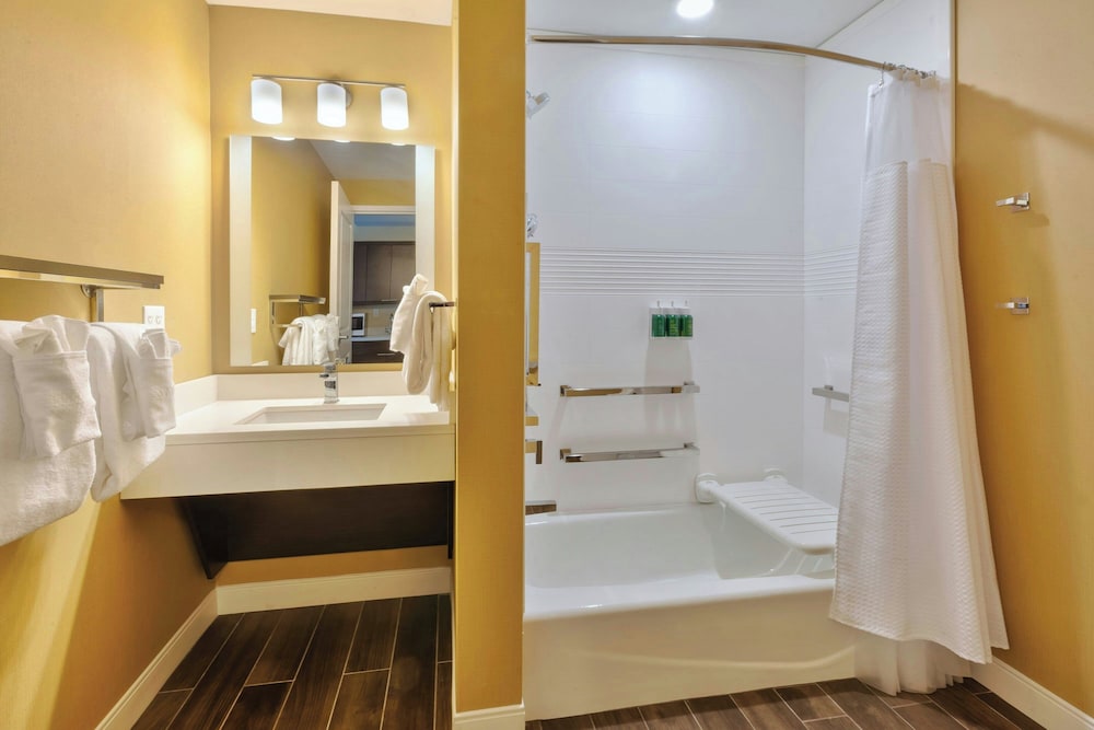 TownePlace Suites by Marriott Grand Rapids Airport Southeast 48/48