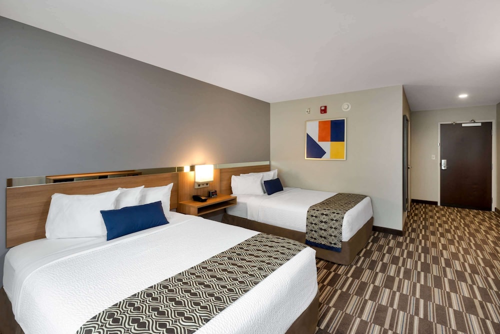 Microtel Inn and Suites by Wyndham Warsaw 11/42