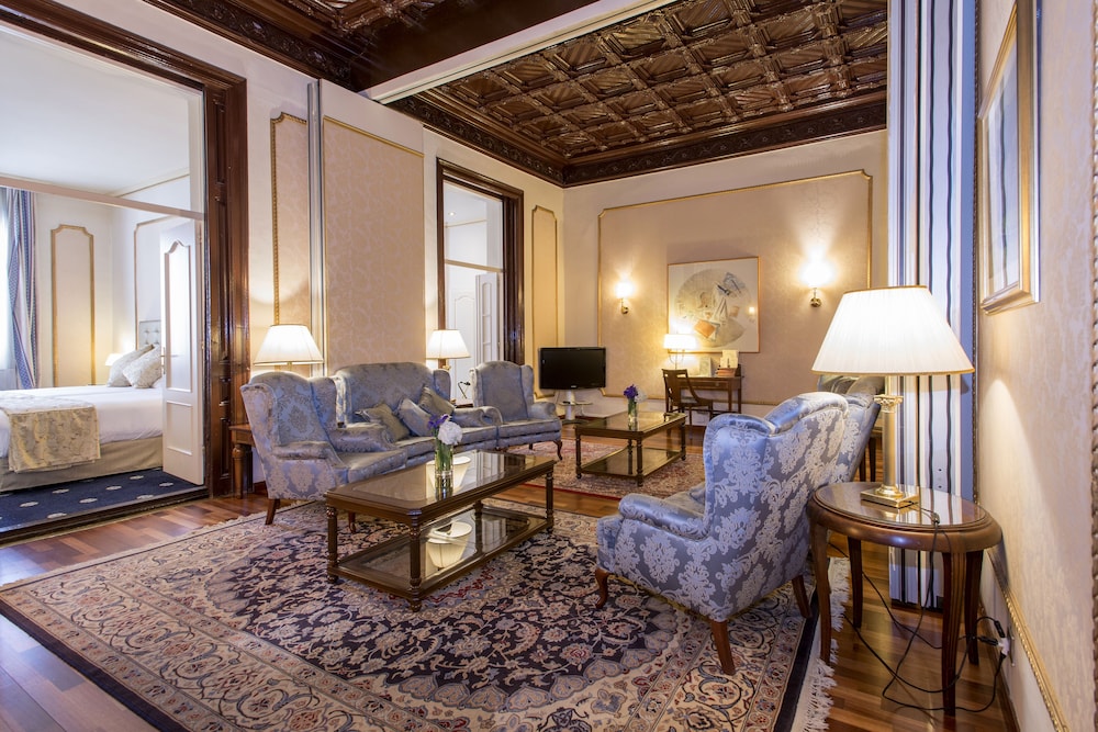 Roger De Lluria Hotel 37/57