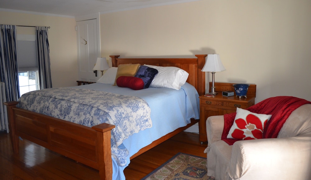Benjamin F Packard House Bed and Breakfast 8/47