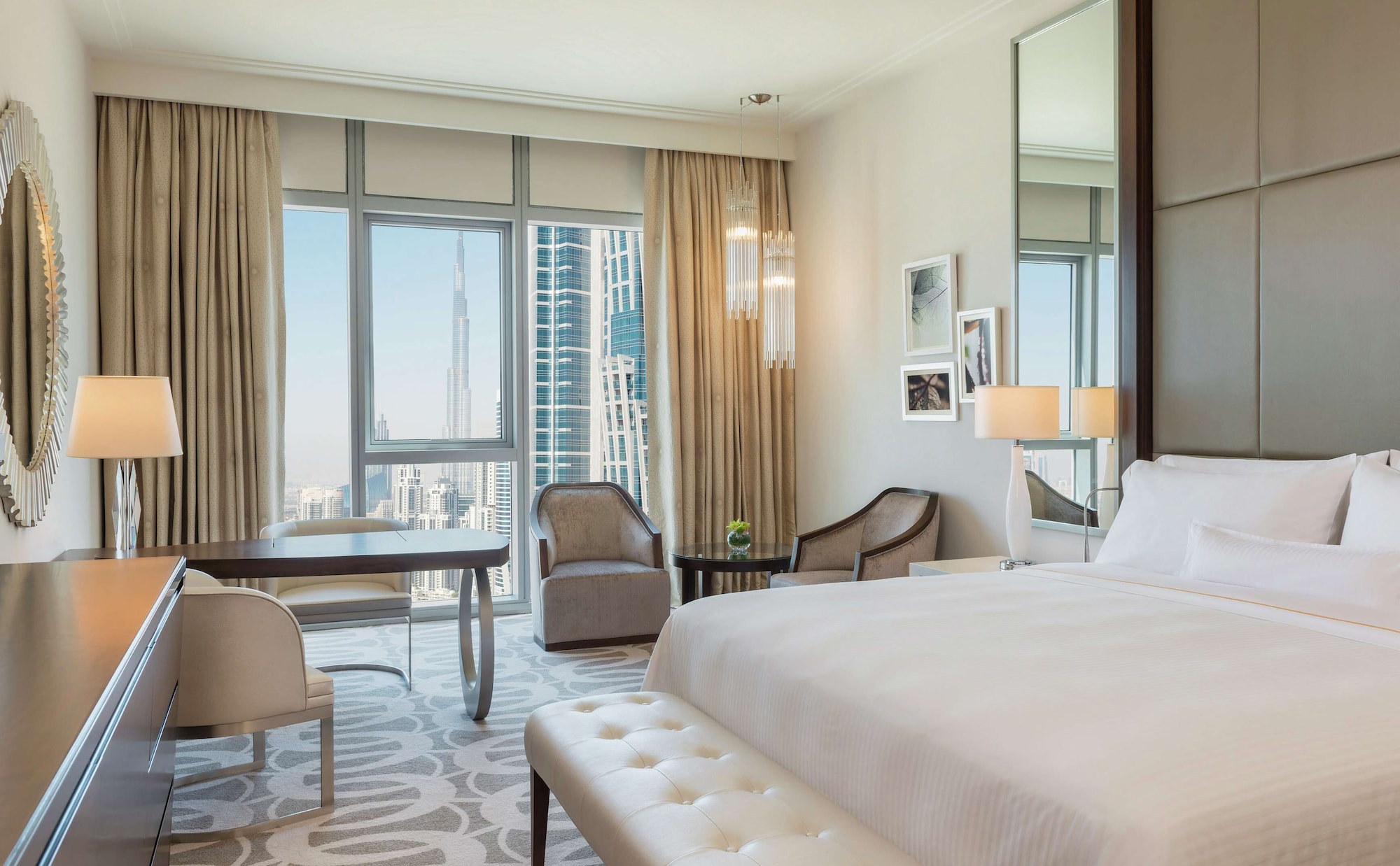 ROOM, KING BED
