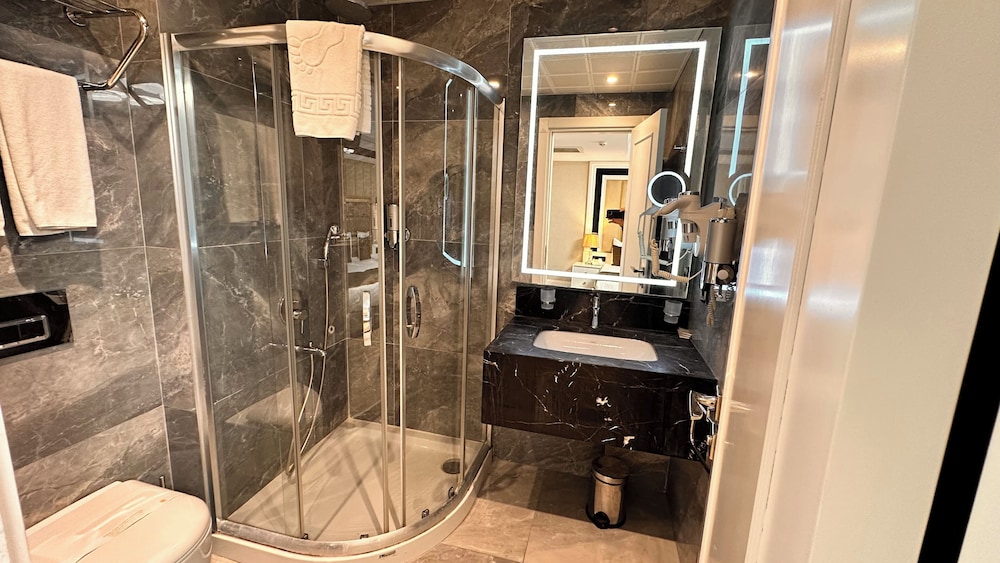 Pell Palace Hotel and Spa 49/50