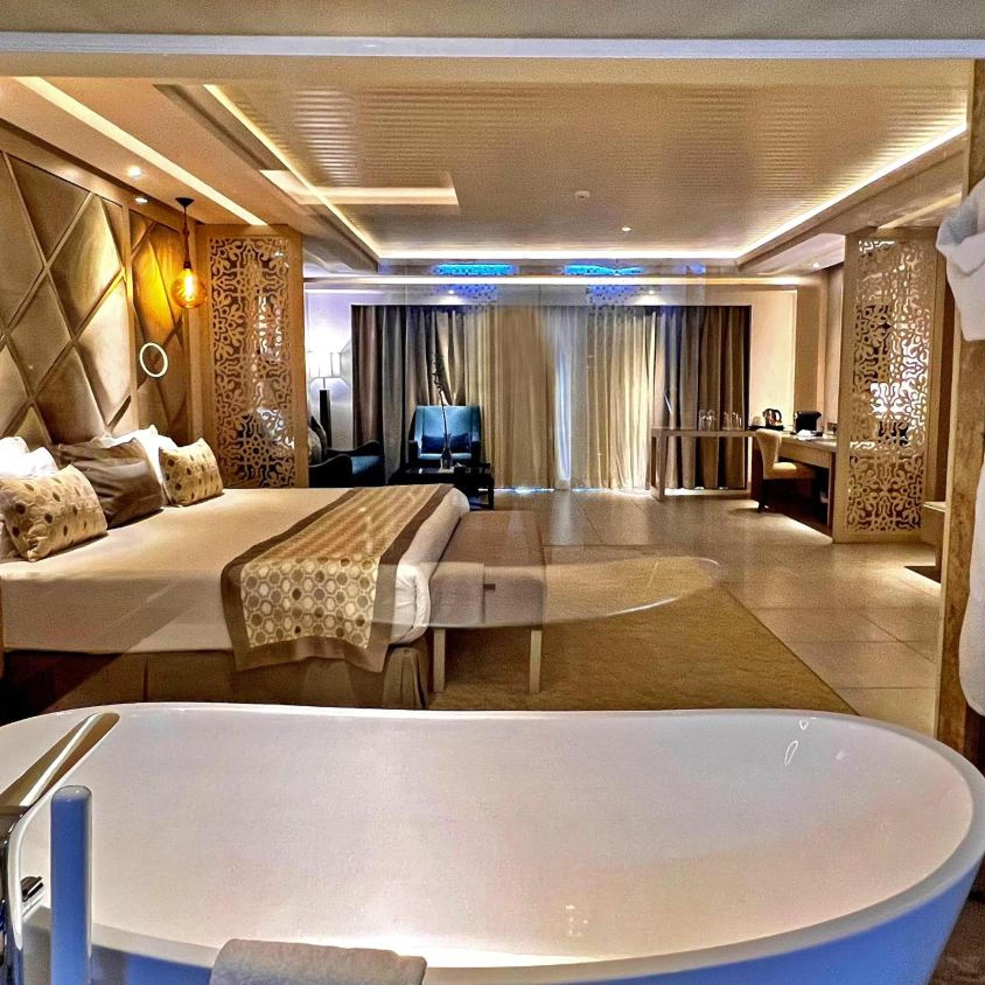 Swim Up, Suite