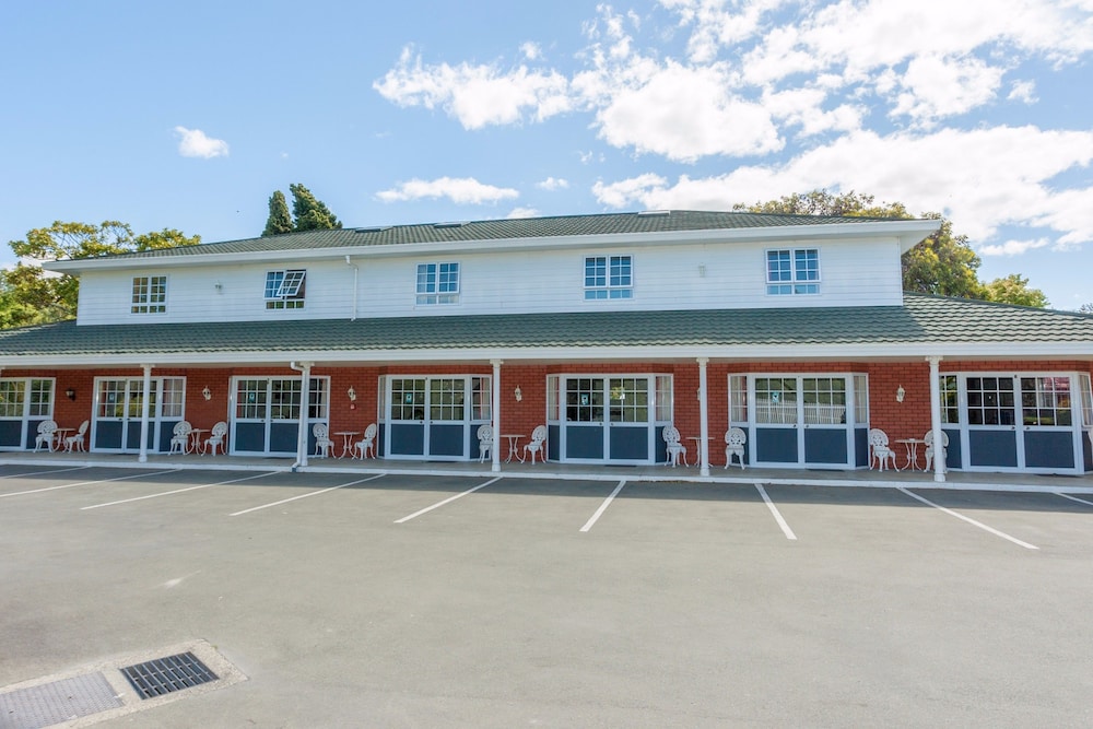 Admirals Motor Lodge 2/71