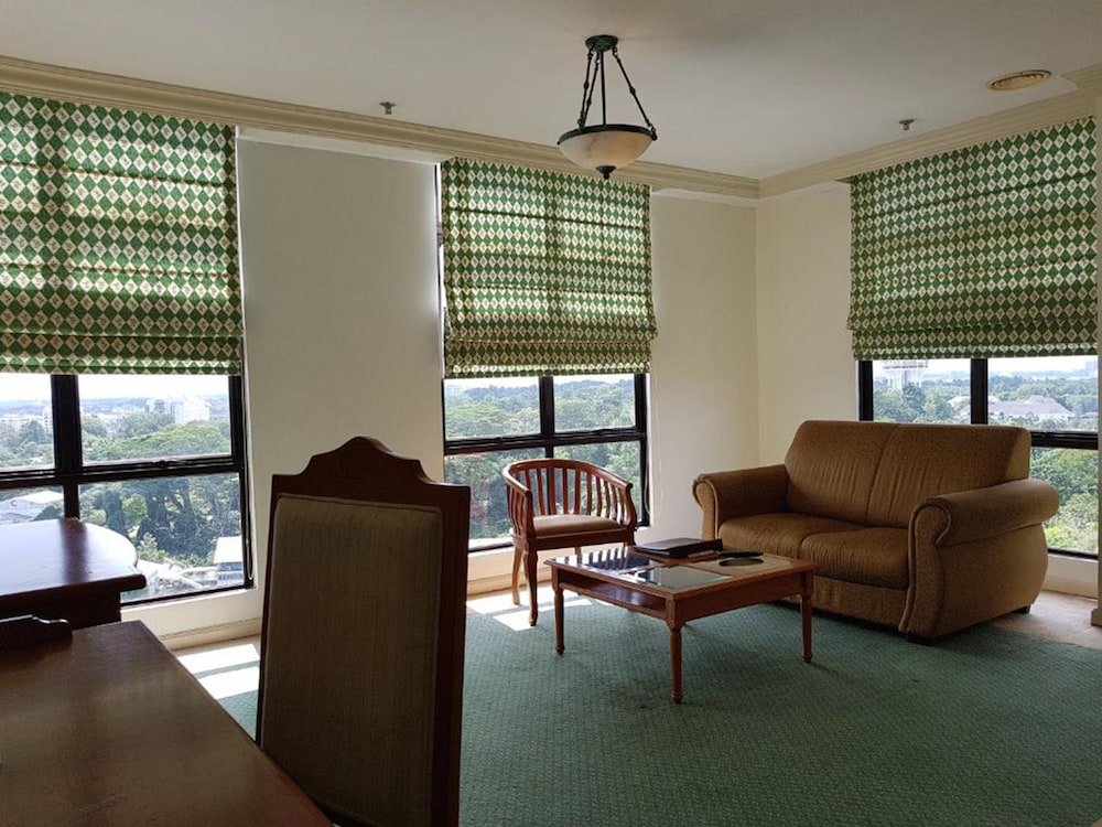 Merdeka Palace Hotel Suites 27/47