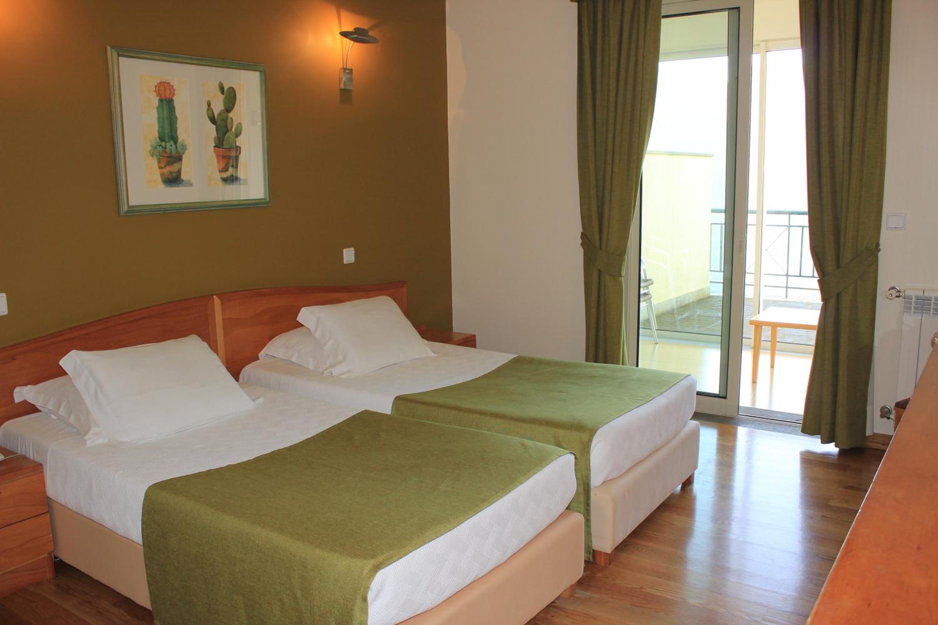 Room at Eira do Serrado Hotel and Spa, CAMARA DE LOBOS