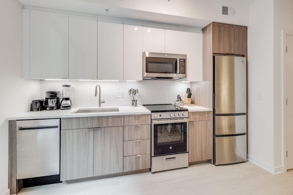 Global Luxury Suites at Capitol Hill 10/49
