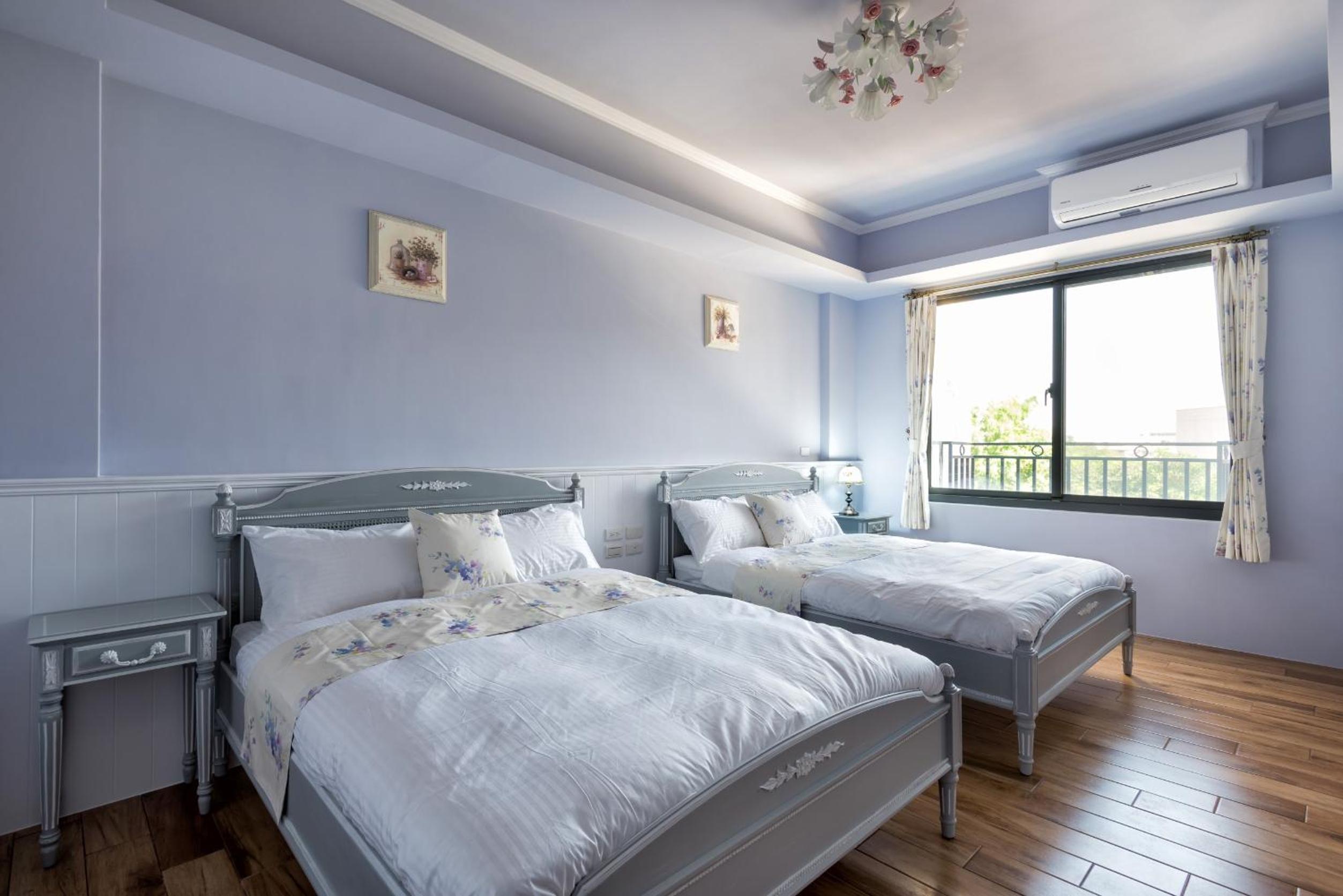Iris Guest House 6/15