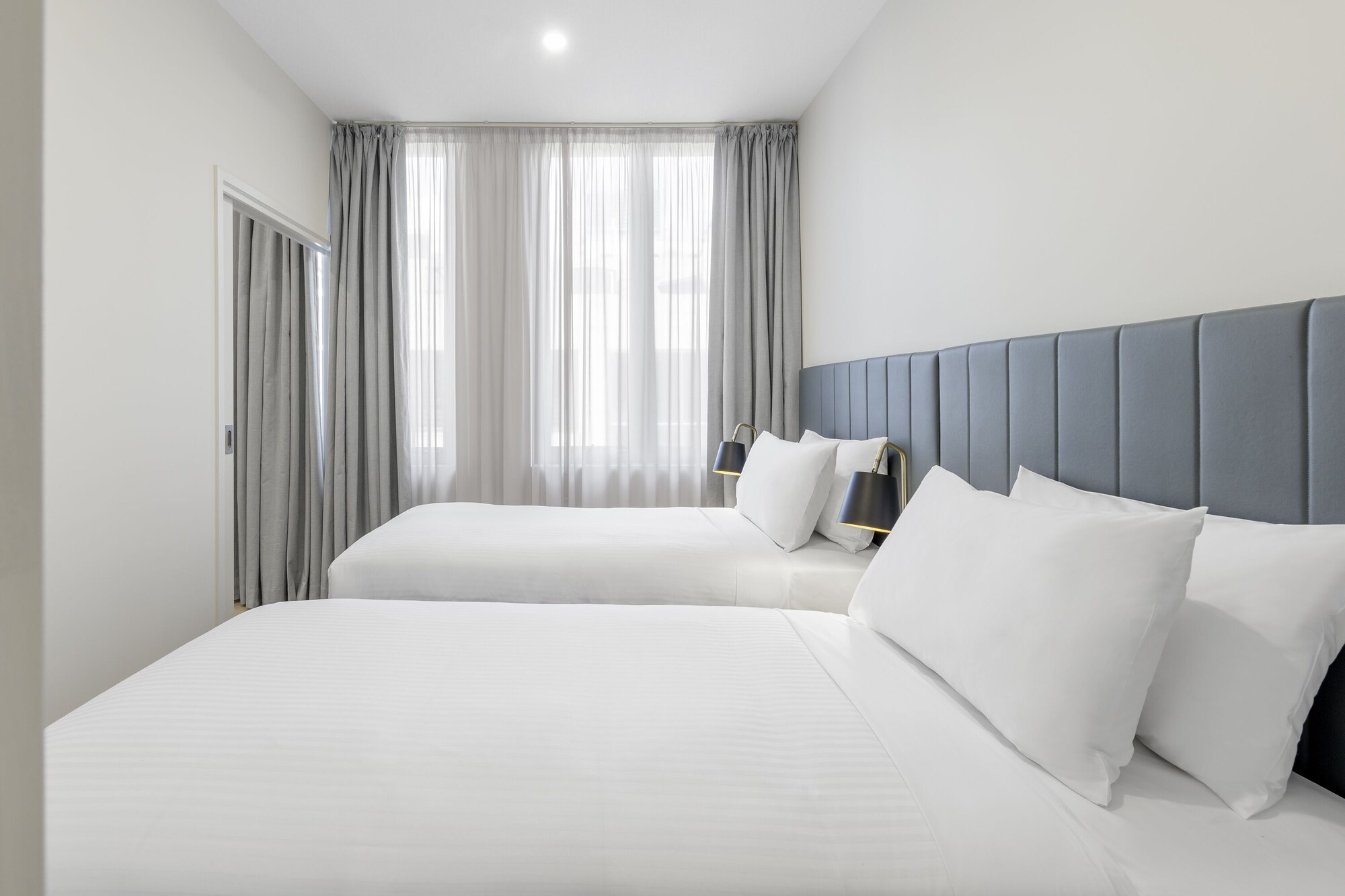 APARTMENT, TWIN BEDS