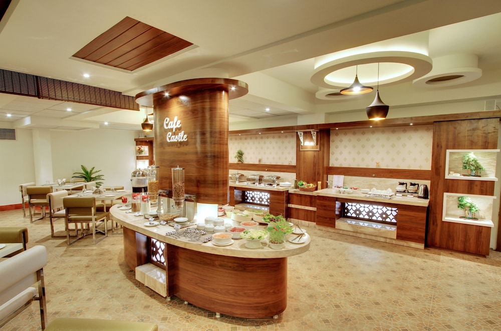 White Castle Corporate Residences 38/50