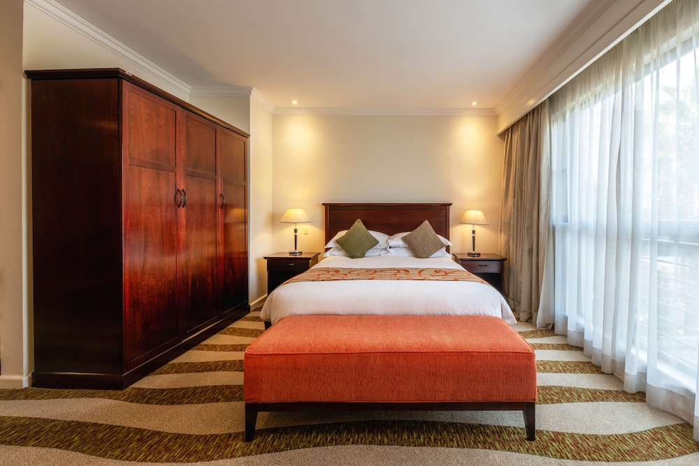 Kigali Serena 22/60