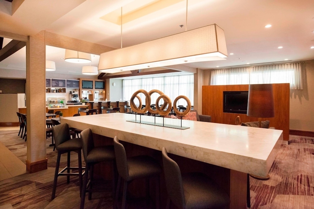 Lobby at Courtyard By Marriott Rochester East/Penfield, ROCHESTER - NY