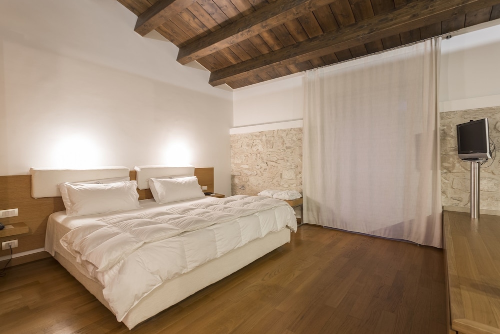Villa Carlotta 8/53