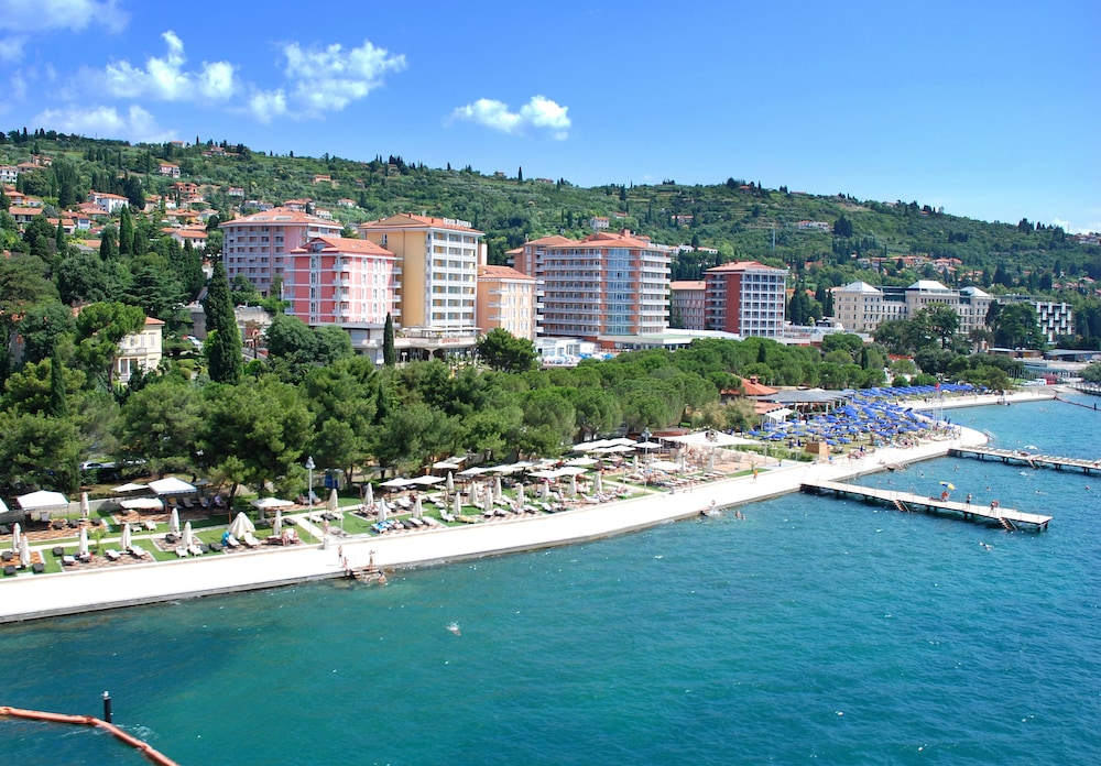 Hotel Slovenija 62/68