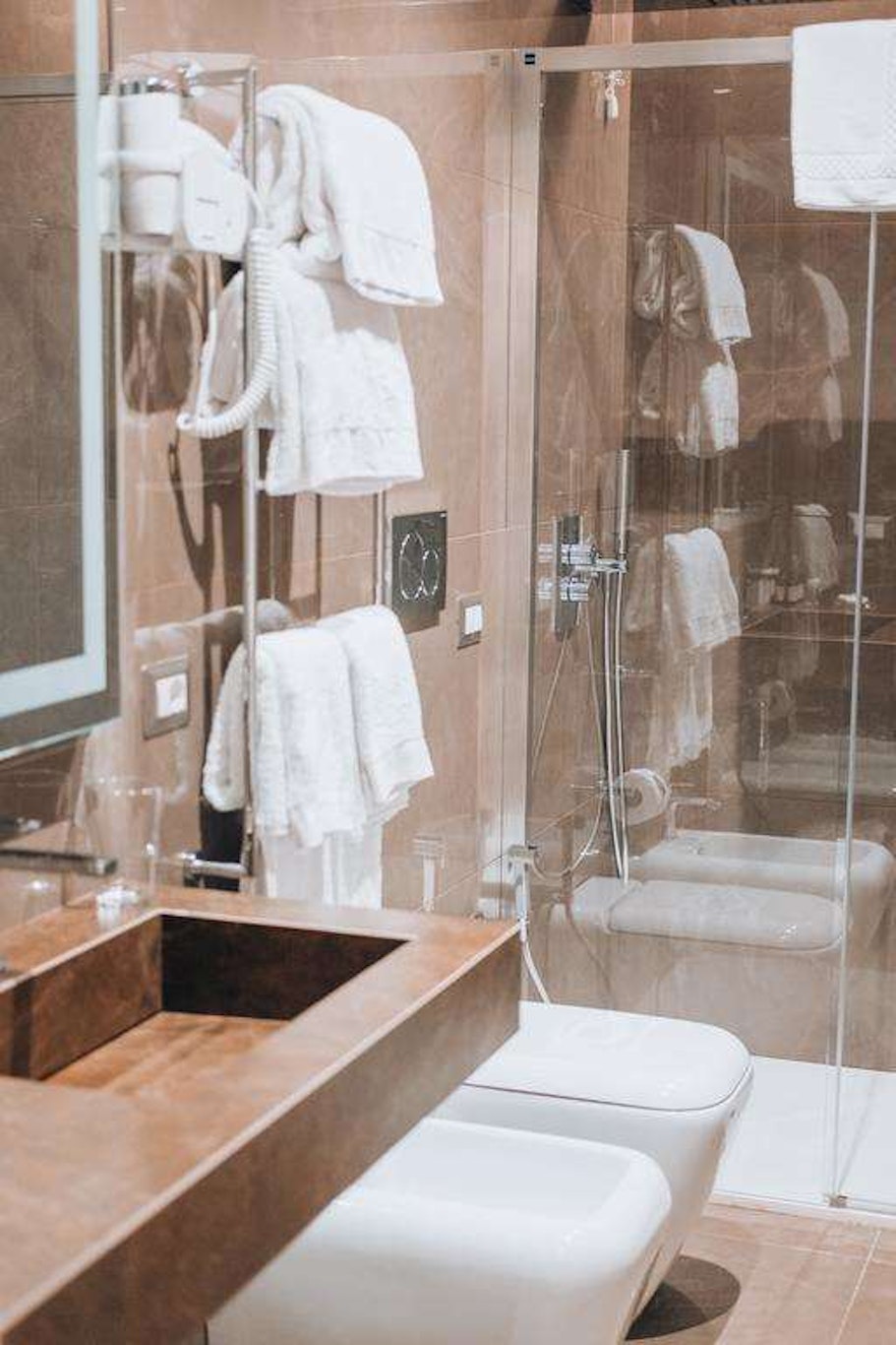 Caruso Place Boutique Wellness Suites 65/70