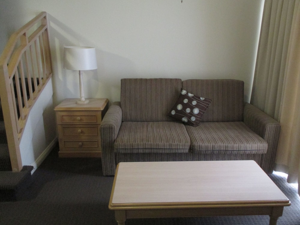 Mercure Cairns 41/64