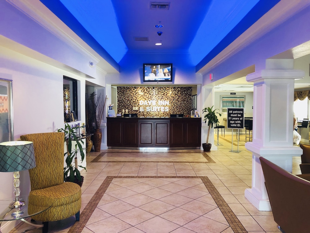 Days Inn & Suites by Wyndham Lakeland 6/85