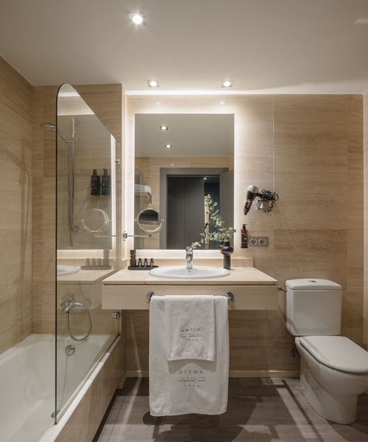 Hotel Antik San Sebastian 26/27