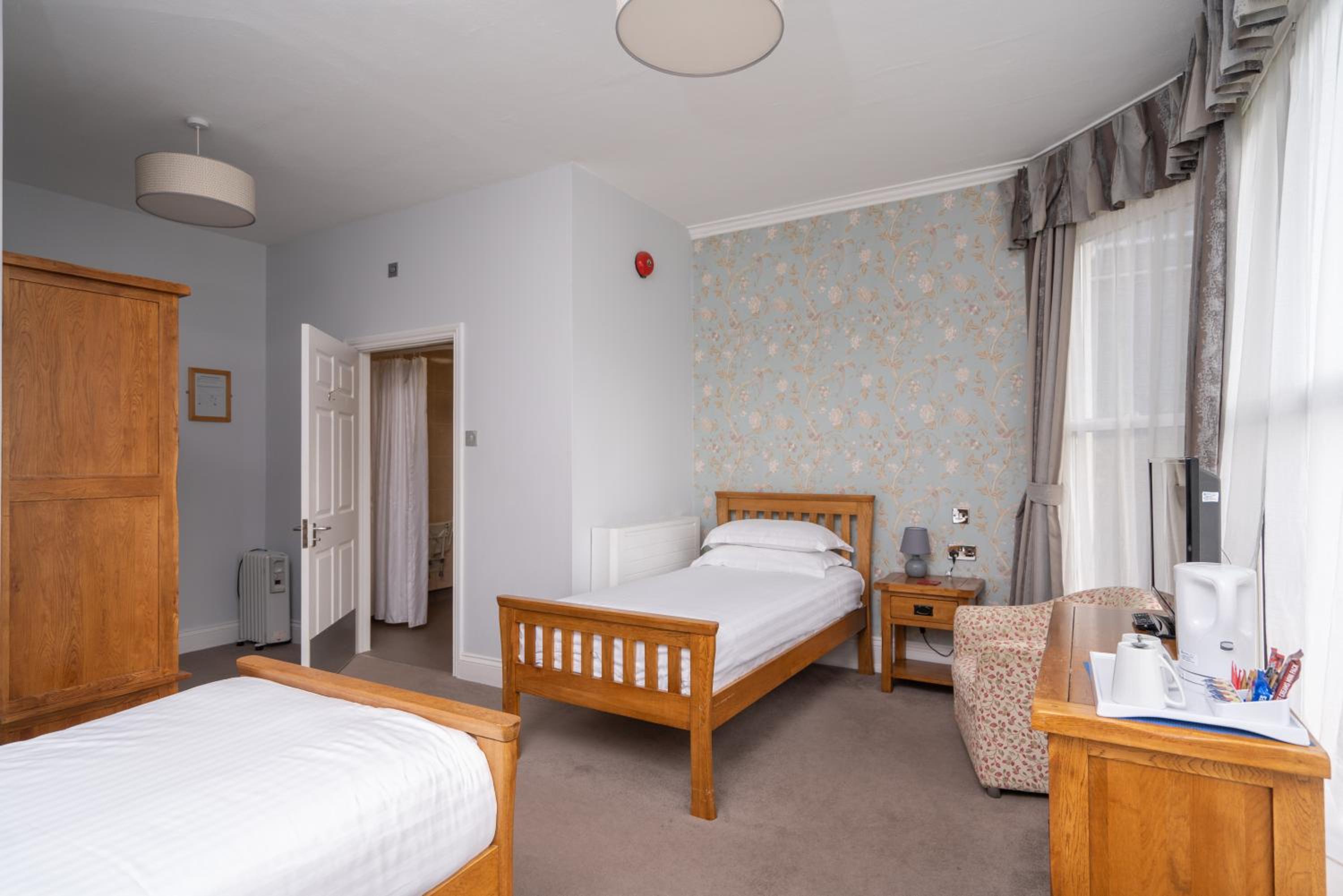 Room, Twin Beds, Accessible