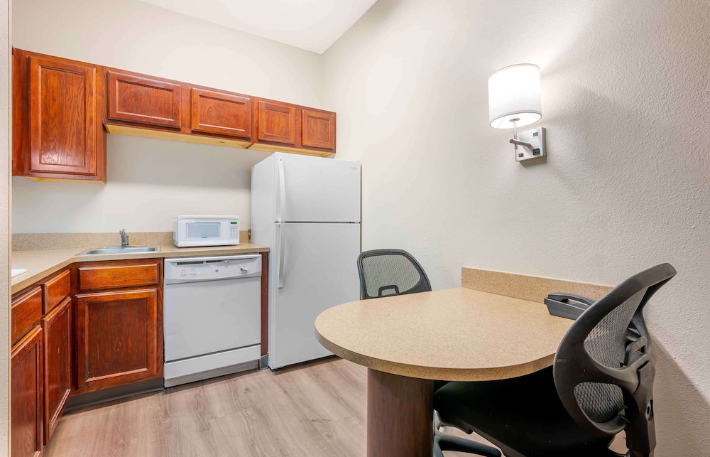 Extended Stay America - Indianapolis -Airport-W Southern Ave 47/60