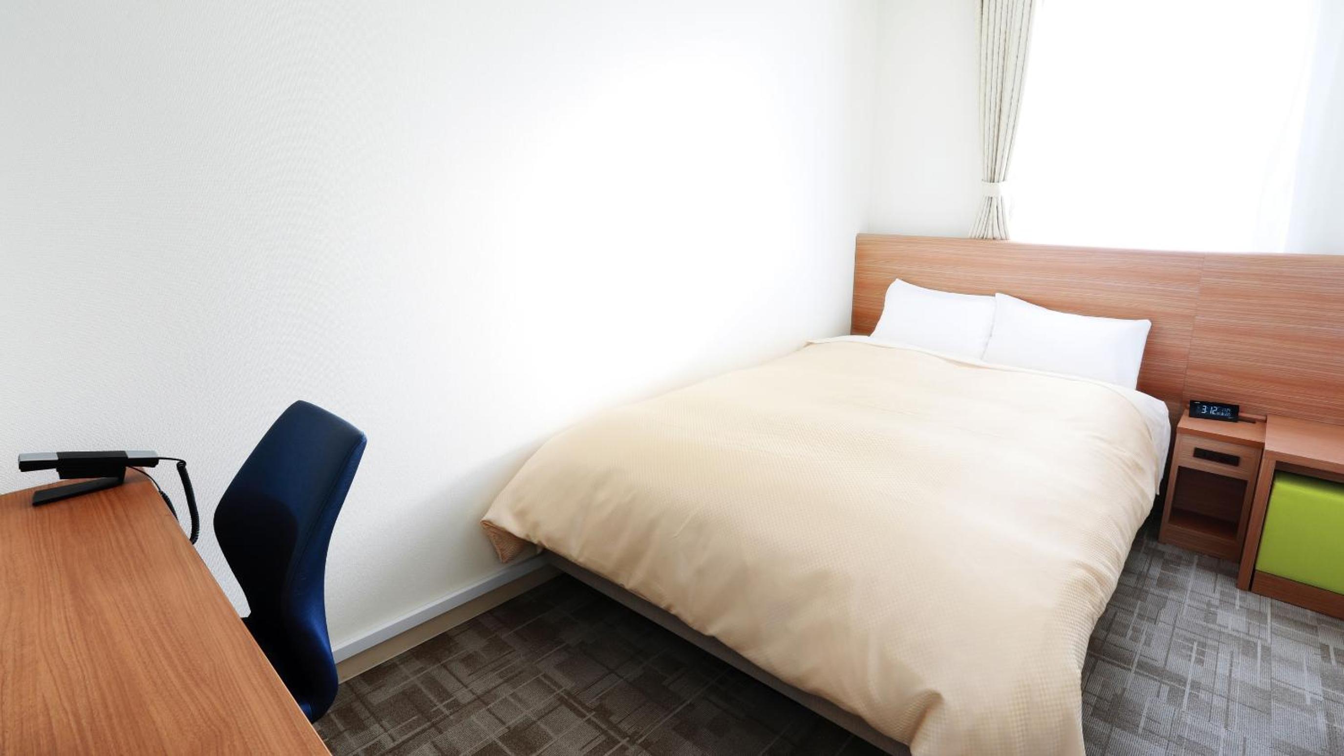 Semi Room, Semi Double Bed