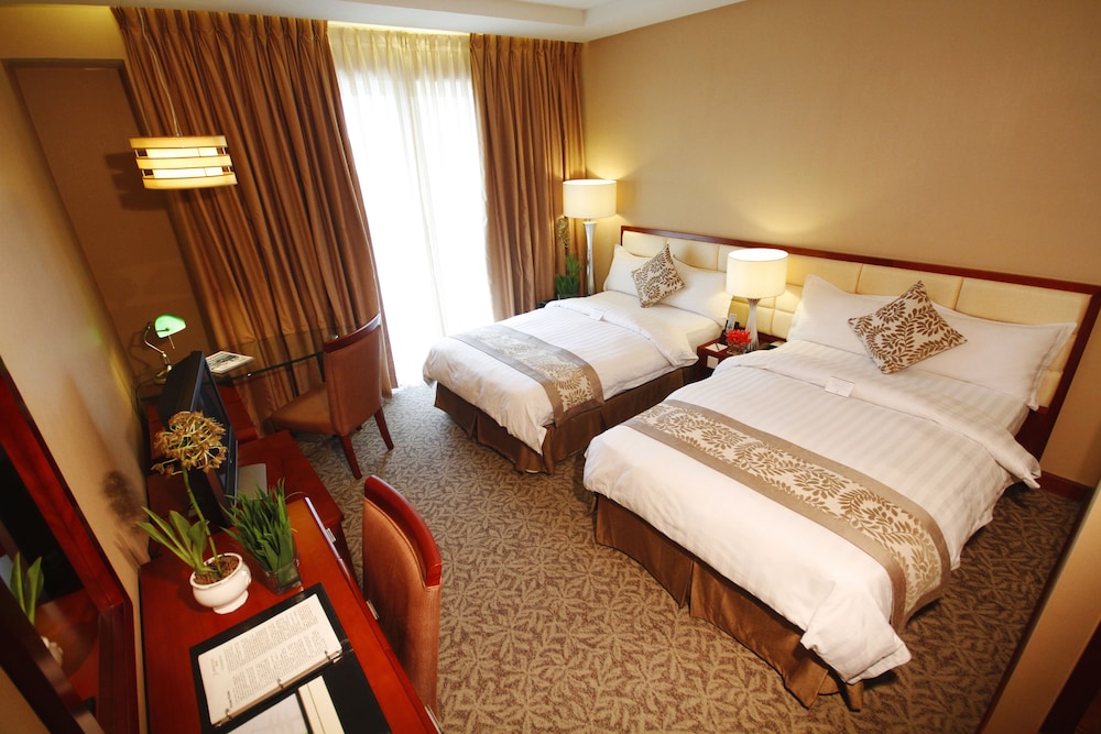 The Avenue Plaza Hotel 13/68