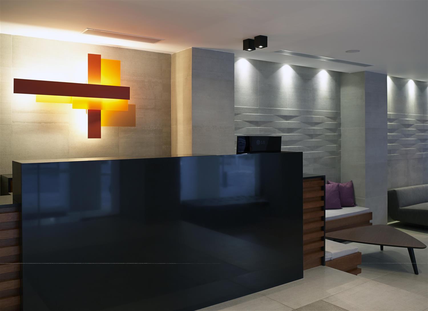 Amazon Hotel 2/29