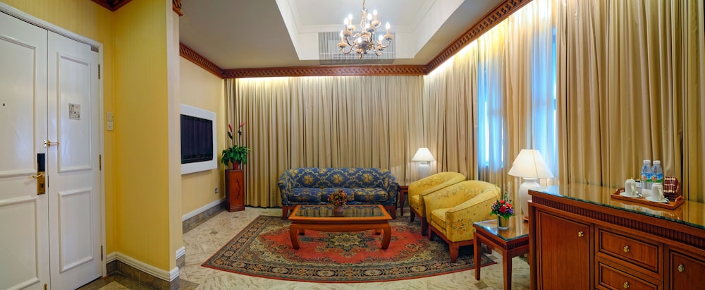 The Jesselton Hotel 35/50