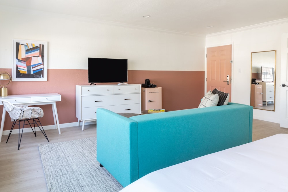 Signature Inn Berkeley Oakland 7/66